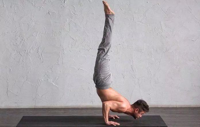 Nam giới hoàn toàn có thể tập yoga (Ảnh: Internet)