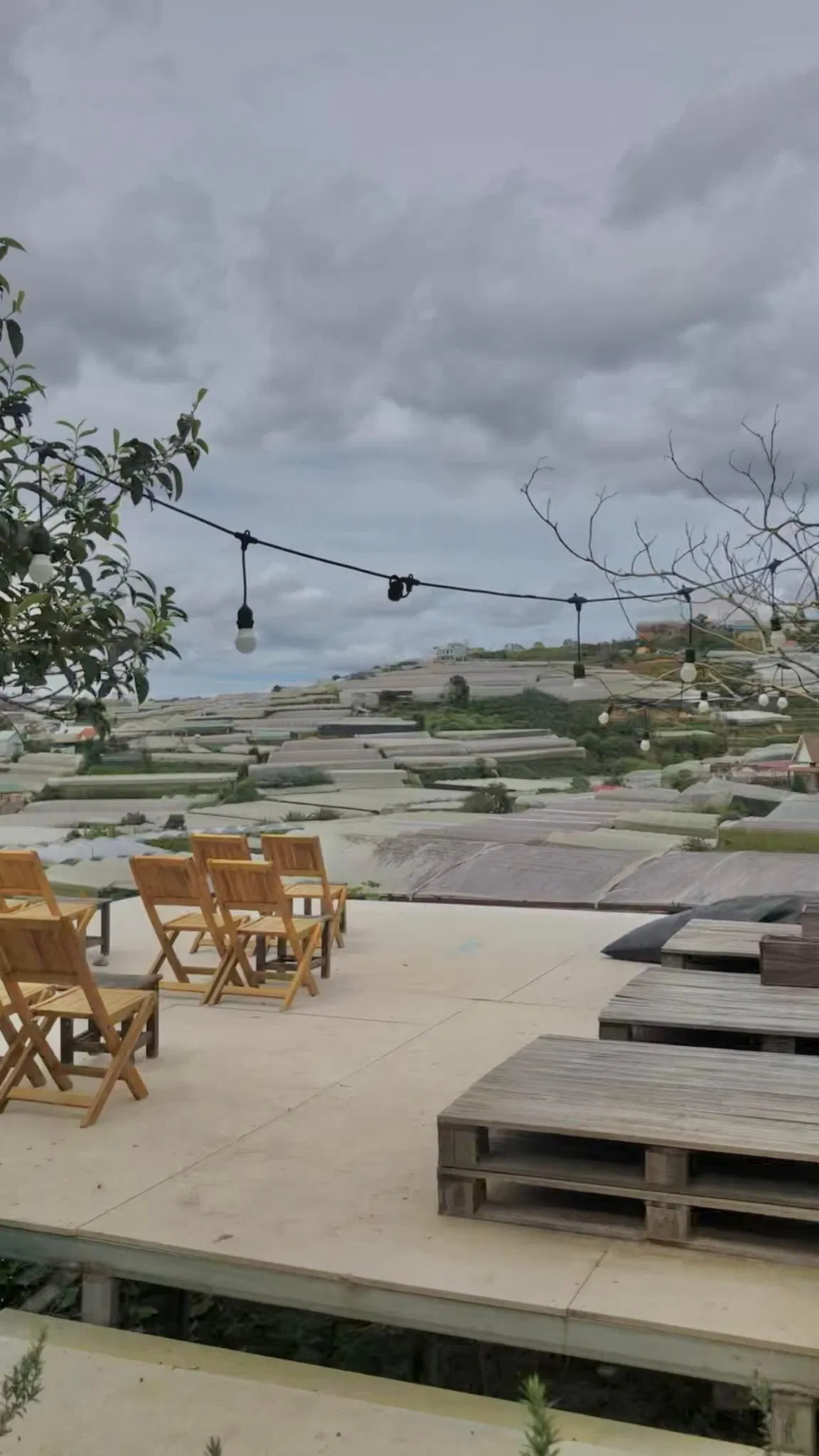 Rất thích hợp để ngồi nhâm nhi cà phê ở đây vào một buổi chiều hoàng hôn. (Nguồn ảnh: BlogAnChoi).