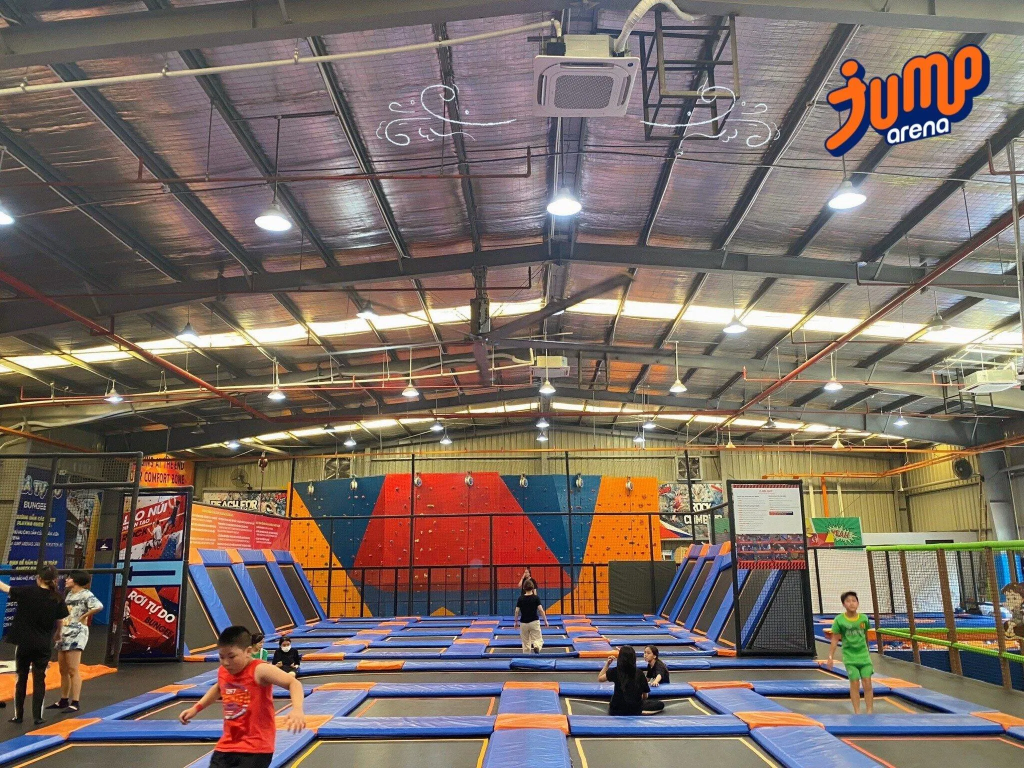 Thử thách bản thân tại Jump Arena (Fanpage Jump Arena Trampoline Park Vietnam) Thử thách bản thân tại Jump Arena (Fanpage Jump Arena Trampoline Park Vietnam)