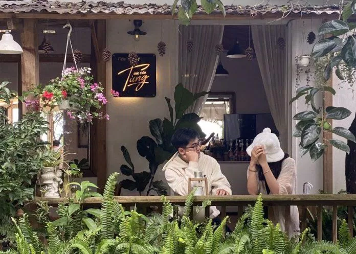 Tiệm cafe Góc của Tùng (Nguồn: Jinchurinn.__) Tiệm cafe Góc của Tùng (Nguồn: Jinchurinn.__)