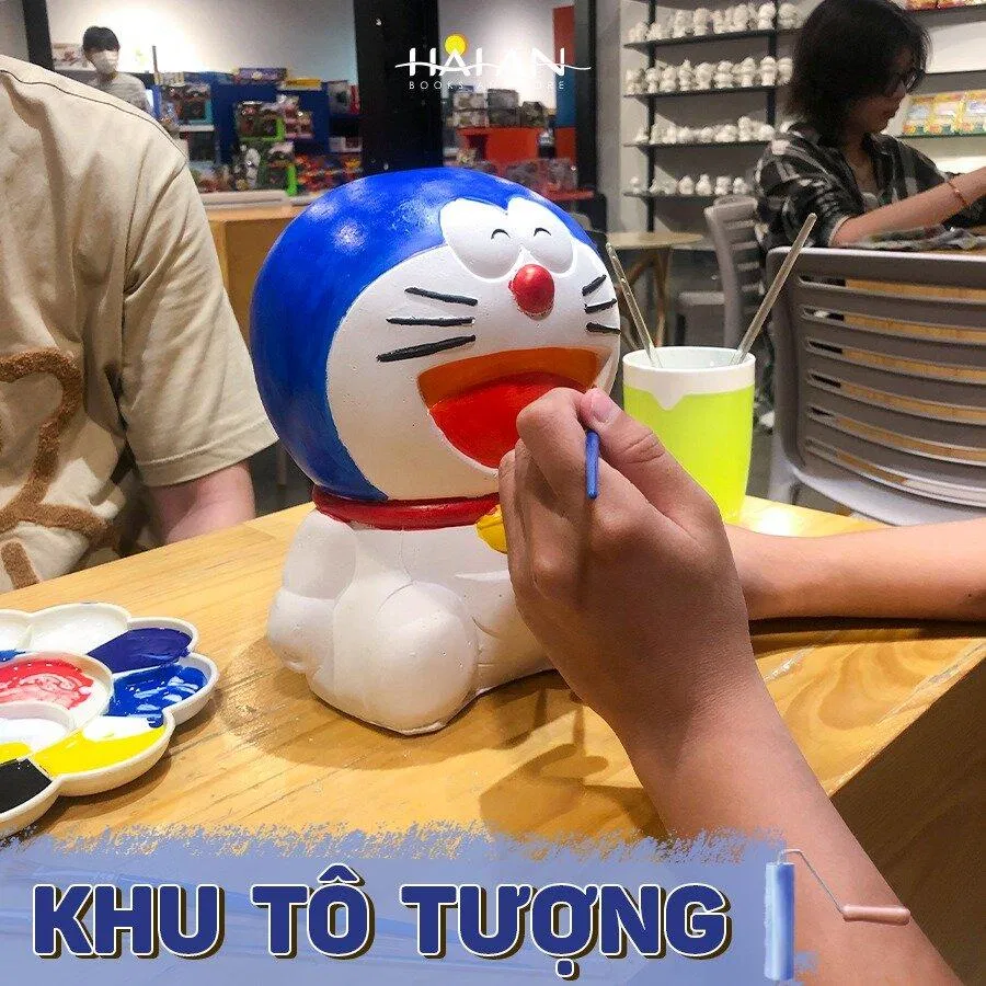 Tô tượng, tranh cát tại nhà sách Hải An (Fanpage Nhà sách Hải An) Tô tượng, tranh cát tại nhà sách Hải An (Fanpage Nhà sách Hải An)