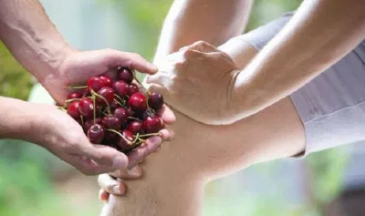Trái anh đào không chỉ đẹp mắt và ngon mà còn giúp giảm viêm rất tốt (Ảnh: Internet) Trái anh đào không chỉ đẹp mắt và ngon mà còn giúp giảm viêm rất tốt (Ảnh: Internet)