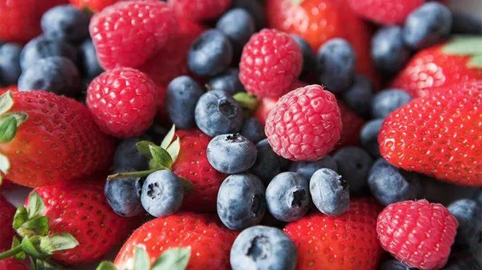 Các loại quả như dâu tây, mâm xôi, việt quất được gọi chung là berry (Ảnh: Internet) Các loại quả như dâu tây, mâm xôi, việt quất được gọi chung là berry (Ảnh: Internet)