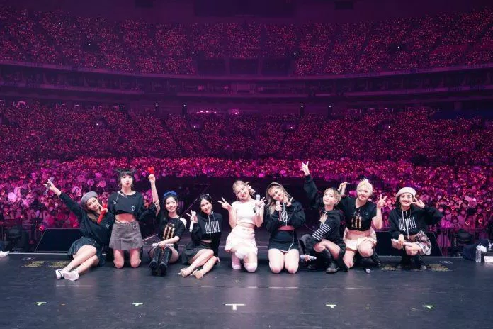 TWICE đã chứng minh sự nổi tiếng to lớn của mình bằng cách biểu diễn tại Tokyo Dome ba lần liên tiếp. (Ảnh: Internet) TWICE đã chứng minh sự nổi tiếng to lớn của mình bằng cách biểu diễn tại Tokyo Dome ba lần liên tiếp. (Ảnh: Internet)