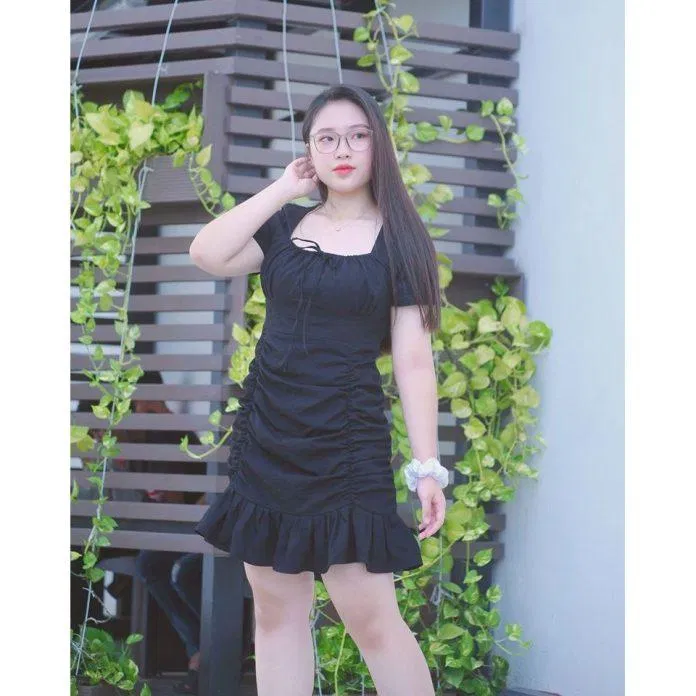 Váy nhún eo giúp trông hút mắt nhưng vẫn che khuyết điểm tốt. Nguồn: internet