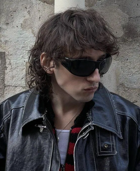 Wolf Cut cho nam mang nét phong trần, mạnh mẽ (Nguồn ảnh: Internet).