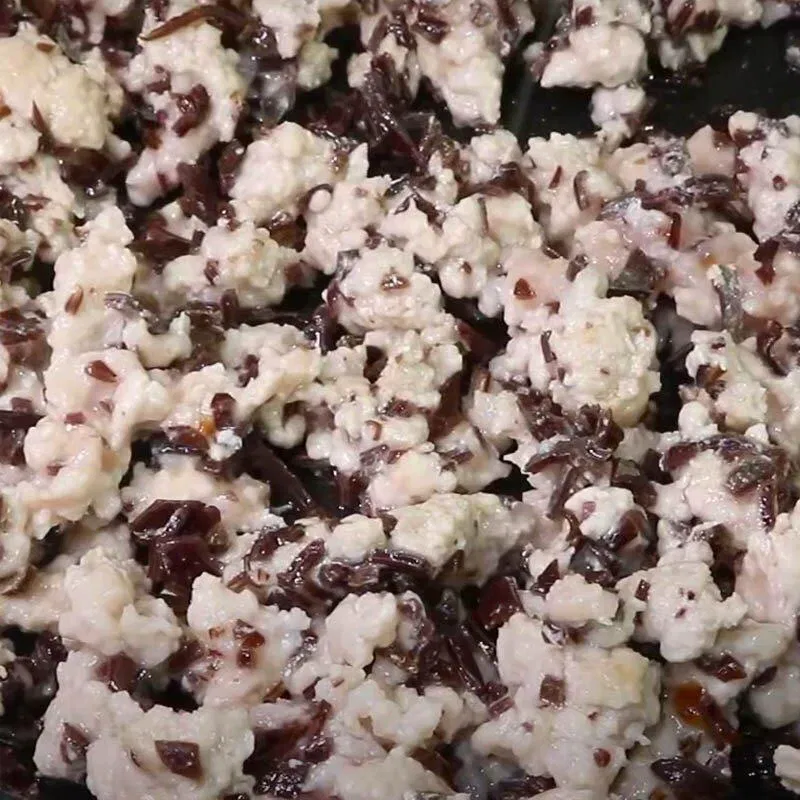 Xào nhân bánh cuốn.(Ảnh: Internet)