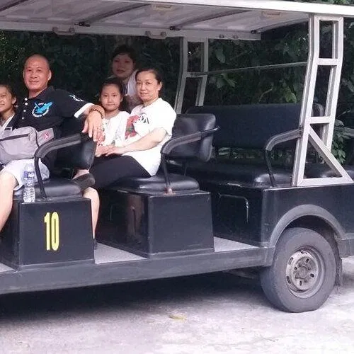 xe đưa đón( ảnh facebook).