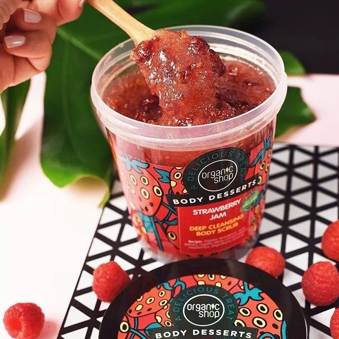 Organic Shop Strawberry Jam Deep Cleansing Body Scrub (Nguồn: Internet) Organic Shop Strawberry Jam Deep Cleansing Body Scrub (Nguồn: Internet)