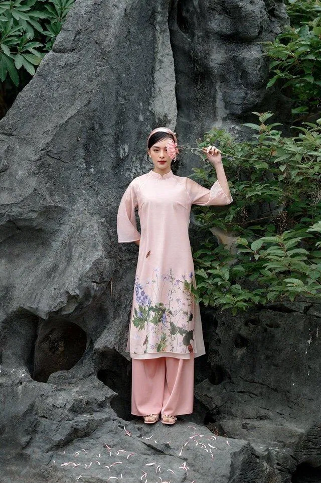 6 shop bán áo dài đẹp trên Shopee: đa dạng kiểu dáng và giá cả Áo Dài Chaang Áo dài Việt Nam DAISY BY DAISY LAMER Official Store Norick Design shop bán áo dài đẹp trên Shopee Sumire Store Zym s house