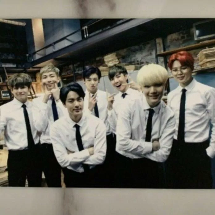 BTS Photocard (Ảnh: Internet)