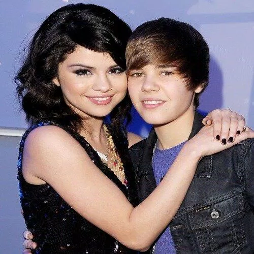 Ảnh Justin Bieber và Selena Gomez một thời (nguồn Internet)