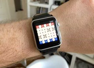 Đồng hồ Apple Watch tuy cực kỳ nhỏ gọn nhưng vẫn có thể chơi game được (Ảnh: Internet).