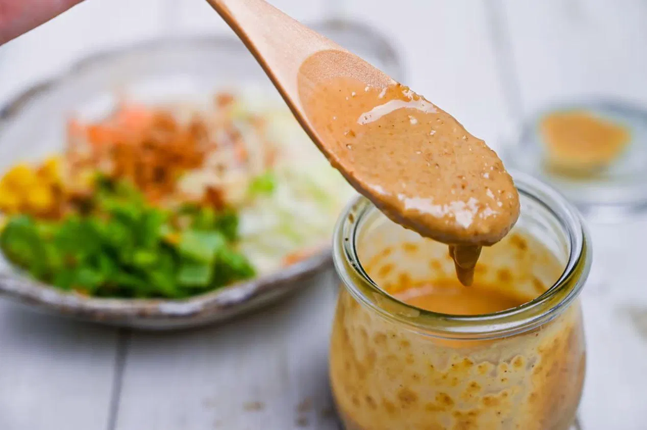 Nước trộn salad vị mè là hương vị đặc trưng của món Nhật. (Nguồn: Internet).