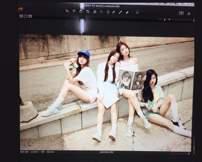 BLACKPINK (Ảnh: instagram @axis_sinxity)