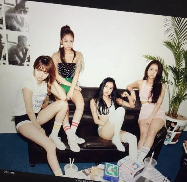 BLACKPINK (Ảnh: instagram @axis_sinxity)