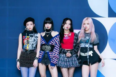 Jisoo thường có cách làm ngược lại với các cô em cùng nhóm (Ảnh: Internet) Jisoo thường có cách làm ngược lại với các cô em cùng nhóm (Ảnh: Internet)
