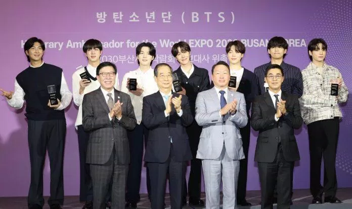 Nhóm gần đây đã được bổ nhiệm làm đại sứ danh dự cho World Expo Busan 2030 (Ảnh: Internet)
