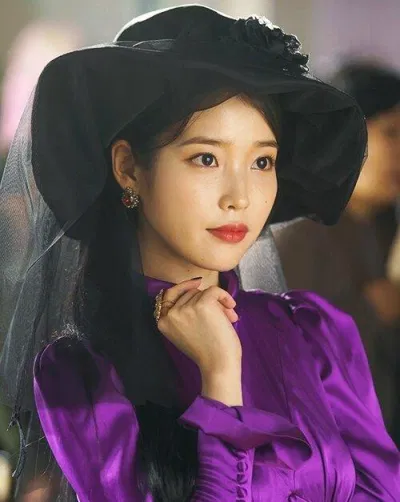 Sự nghiệp của dàn diễn viên Hotel Del Luna sau 3 năm: IU lên hương, Yeo Jin Goo lận đận nhất dàn diễn viên diễn viên Hotel Del Luna IU Jin Goo Kang Mi Na khách sạn ánh trăng Lee Do Hyun sự nghiệp Yeo Jin Goo