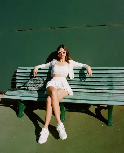 Chân váy tennis có thể cân cả style tiểu thư lẫn phóng khoáng của thể thao. Nguồn: internet