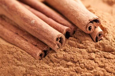 Quế là loại gia vị có nhiều tác dụng tốt cho sức khỏe nhưng cũng chứa chất độc (Ảnh: Internet) Quế là loại gia vị có nhiều tác dụng tốt cho sức khỏe nhưng cũng chứa chất độc (Ảnh: Internet)