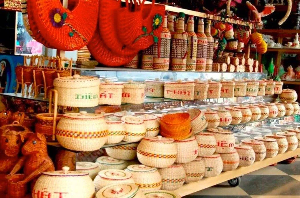 Đồ lưu niệm mỹ nghệ ở Cần Thơ. (Ảnh: Internet)