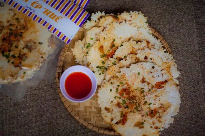 Đặc sản bánh ép khô huế món ăn thu hút thực khách tứ phương (ảnh:internet)
