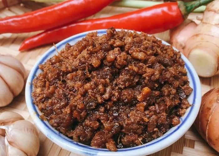Mắm tép là món không thể thiếu trong bữa cơm gia đình địa phương. (Nguồn ảnh: Internet)