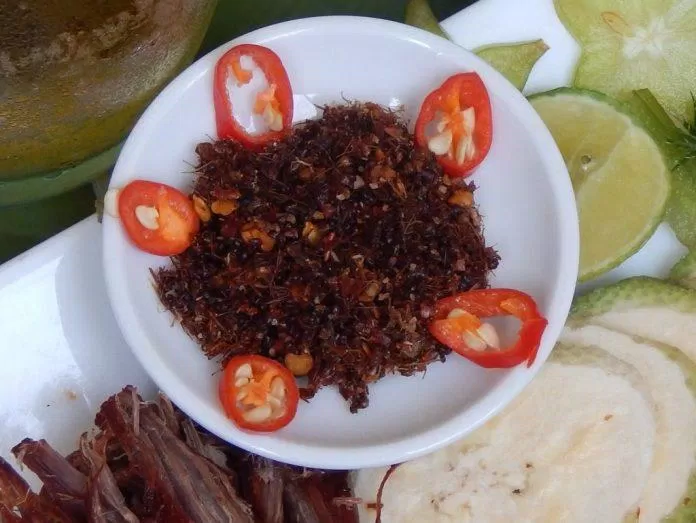 Muối kiến là món khá độc, lạ của vùng đất Phú - Ảnh: internet