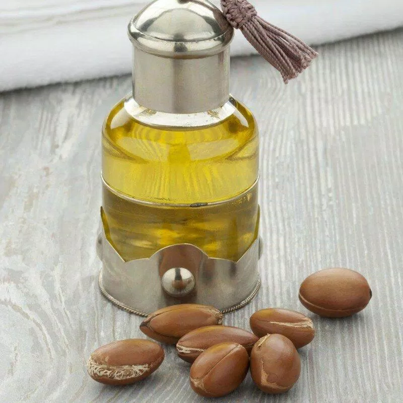 Tinh dầu Argan đến từ Morocco là bí kíp lâu đời của nhiều chị em cho công cuộc chăm sóc tóc. (Nguồn: Internet).