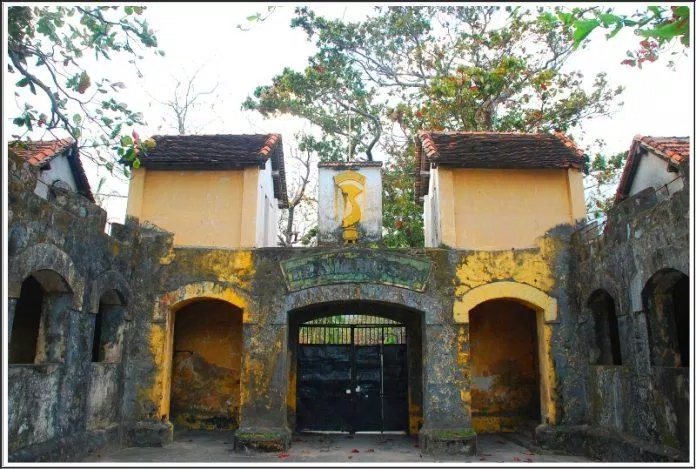 Cổng trại Phú Sơn ở nhà Tù Côn Đảo (Nguồn: Internet)