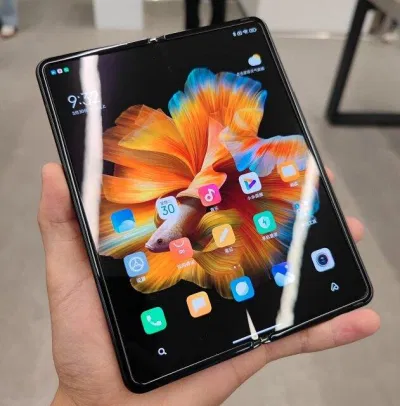 Điện thoại màn hình gập Mi Mix Fold (Ảnh: Internet) Điện thoại màn hình gập Mi Mix Fold (Ảnh: Internet)