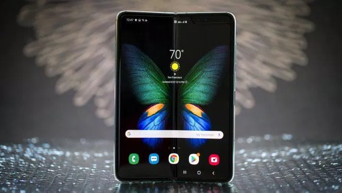 Điện thoại màn hình gập Samsung Galaxy Fold năm 2019 (Ảnh: Internet)