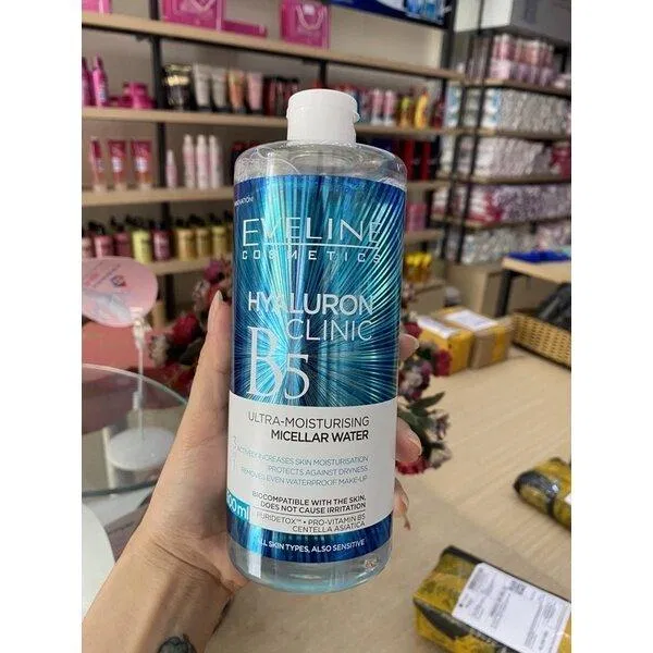 Nước tẩy trang Eveline B5 với dung tích 500ml nên siêu tiết kiệm (Nguồn: internet)