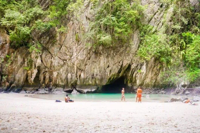 Emerald Cave (Nguồn: Internet) Emerald Cave (Nguồn: Internet)