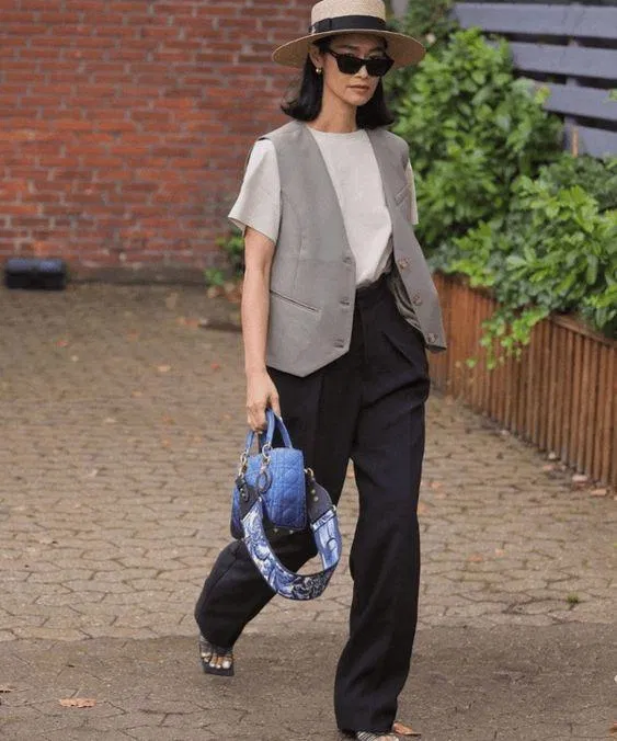 Một outfit thanh lịch cho dân công sở. (Nguồn: Internet).