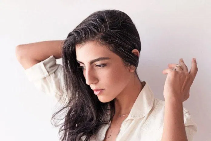 Gội đầu quá lâu vừa hại tóc và hại sức khỏe(Nguồn: Internet)