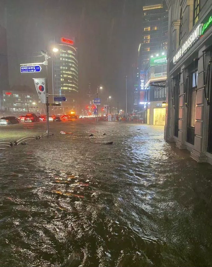 Seoul chìm trong biển nước. (Ảnh: Internet)