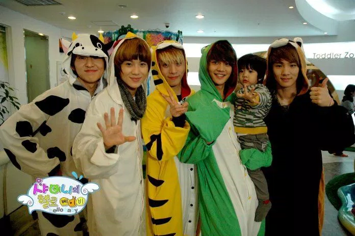SHINee trên chương trình Hello Baby. (Ảnh: Internet)