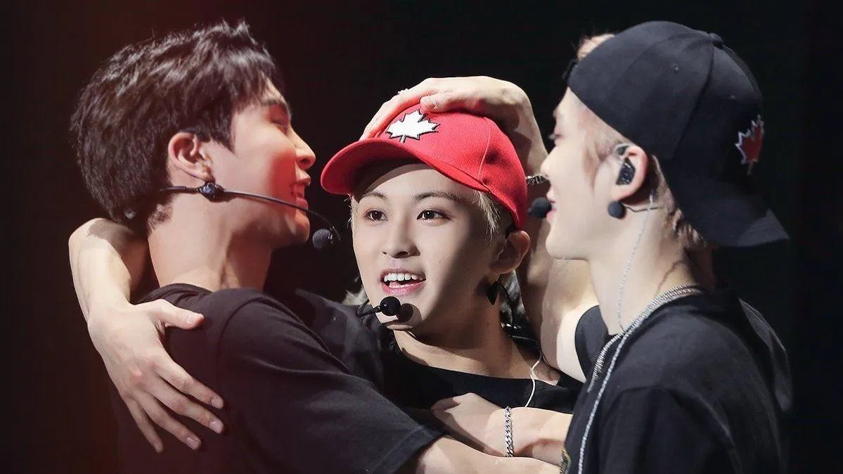 Ba thành viên cùng dương tính với Covid-19 nhưng chỉ thông báo mình Mark (Ảnh: Internet)