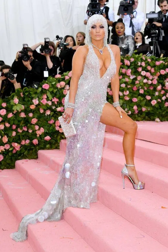 Nữ ca sĩ "On The Floor" trong sự kiện năm 2019. (Nguồn: Internet).