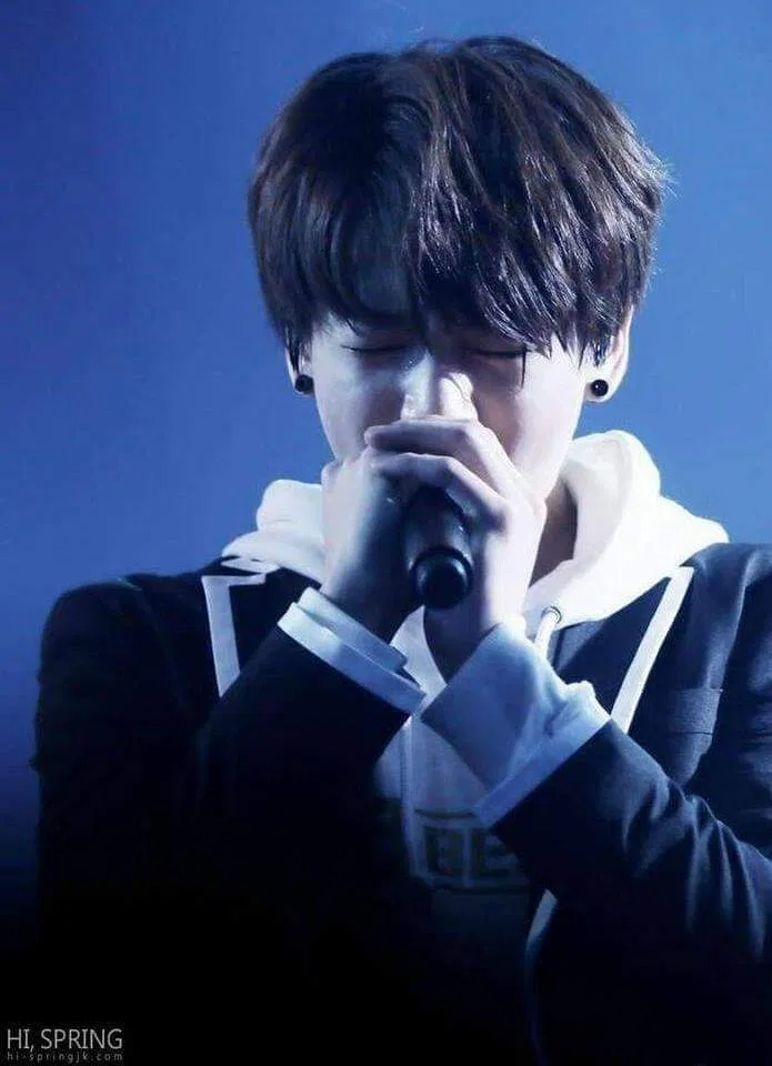 Jungkook vẫn khao khát phát triển trong giọng hát dù là 15 tuổi hay 25 tuổi (Ảnh: Internet)