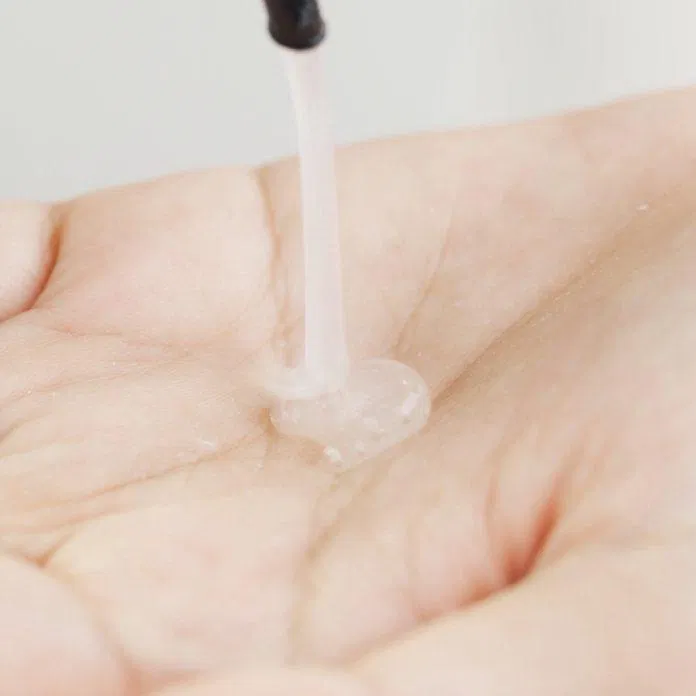 Kết cấu dạng gel trong suốt, không hề chứa hạt (Nguồn: Internet)