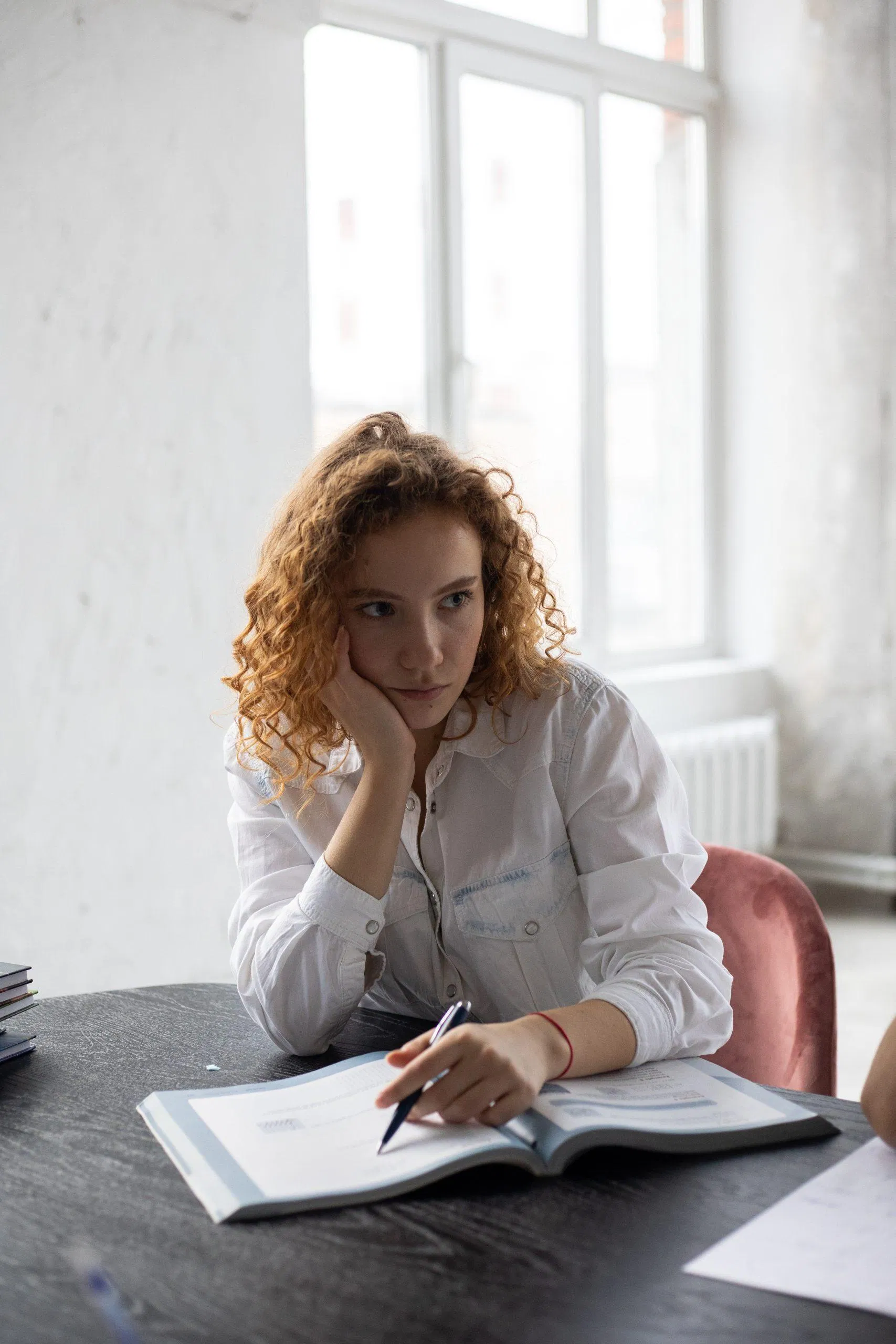 Người hướng nội có khả năng quan sát và tự học hỏi (Ảnh: Internet). Người hướng nội có khả năng quan sát và tự học hỏi (Ảnh: Internet).