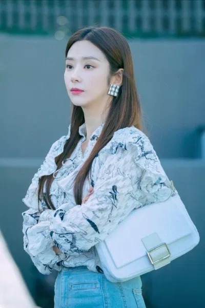 Vẻ đẹp của nữ diễn viên xứ sở Kim Chi - Lee Joo Bin (Nguồn: Internet)