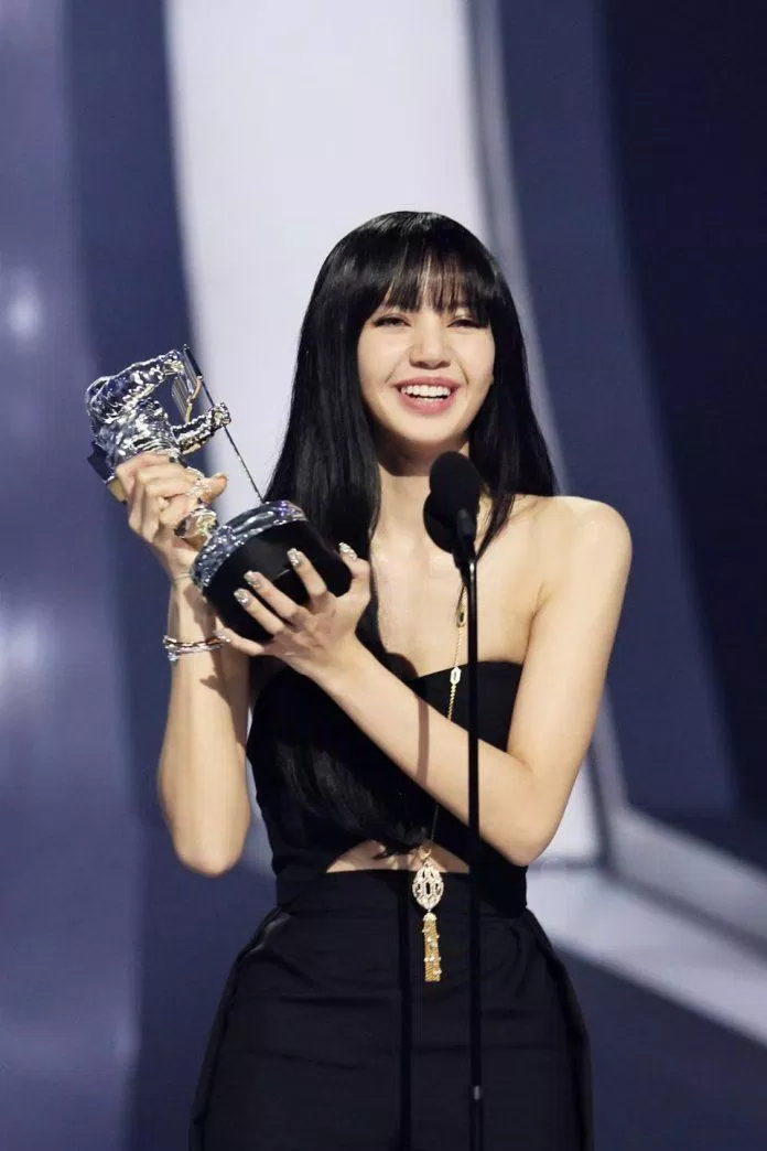 Lisa giành chiến thắng tại hạng mục Best Kpop, lập kỷ lục tại VMAs 2022 (Nguồn: Internet)