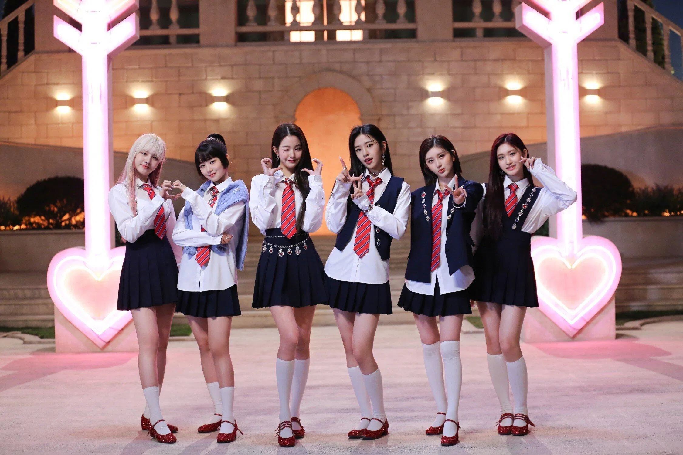 IVE phát hành "Love Dive" vào ngày 5 tháng 4 năm nay (Ảnh: Internet)