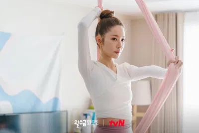 Park Min Young bày bán nhẫn cưới trong poster phim mới Love In Contract Go Kyung Pyo kim jae young love in contract Park Min Young phim mới thông tin Thông tin phim trailer phim