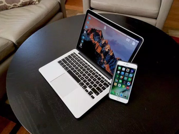 MacBook và iPhone dễ kết nối hơn nếu sử dụng loại chip giống nhau (Ảnh: Internet) MacBook và iPhone dễ kết nối hơn nếu sử dụng loại chip giống nhau (Ảnh: Internet)