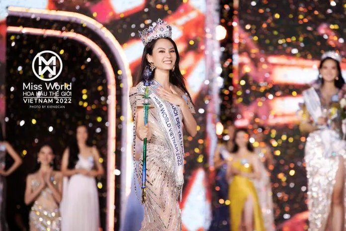 Chiếc vương miện là kết quả vô cùng xứng đáng cho những nỗ lực của Mai Phương